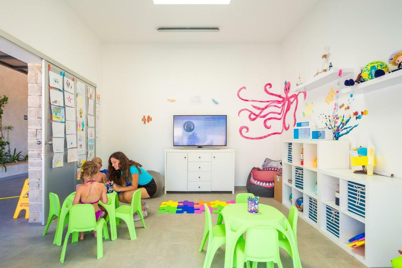 Mobile Homes Camping Santa Marina, Lanterna Tar-Vabriga Exterior photo A nursery in Israel